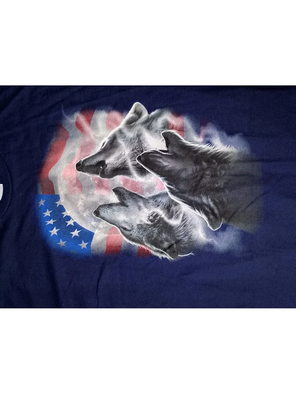 The Three Wolf Moon T Shirt American T-Shirt New The Howling Wolves New Size 2XL